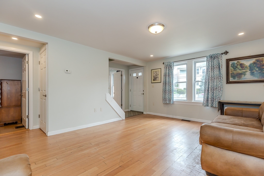 310 Mendon Road Attleboro, MA 02703 - Photo 14 of 34 Gallery Image 14