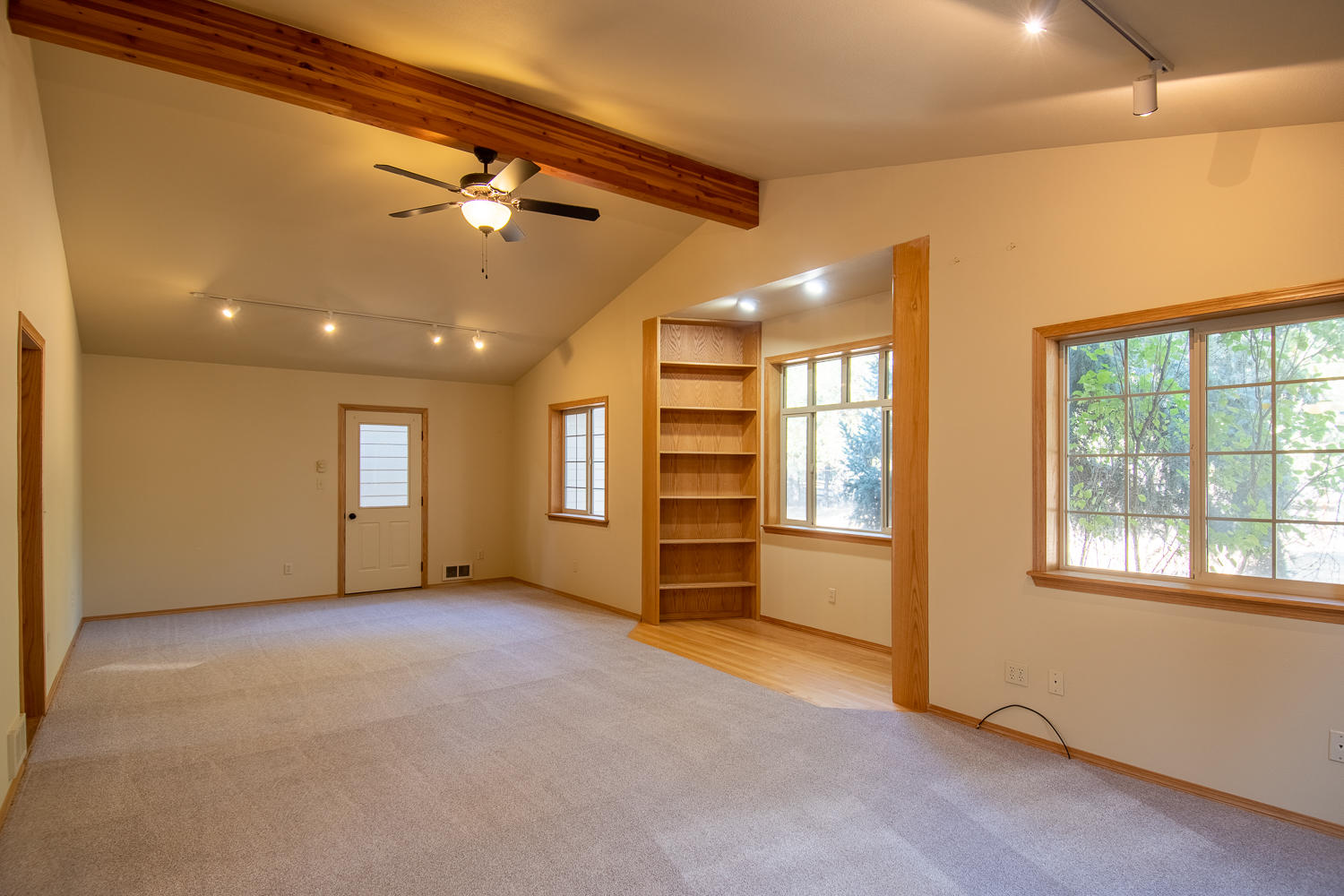 60195 Navajo Road Bend, OR 97702 - Photo 9 of 27 Bonus/Media Room