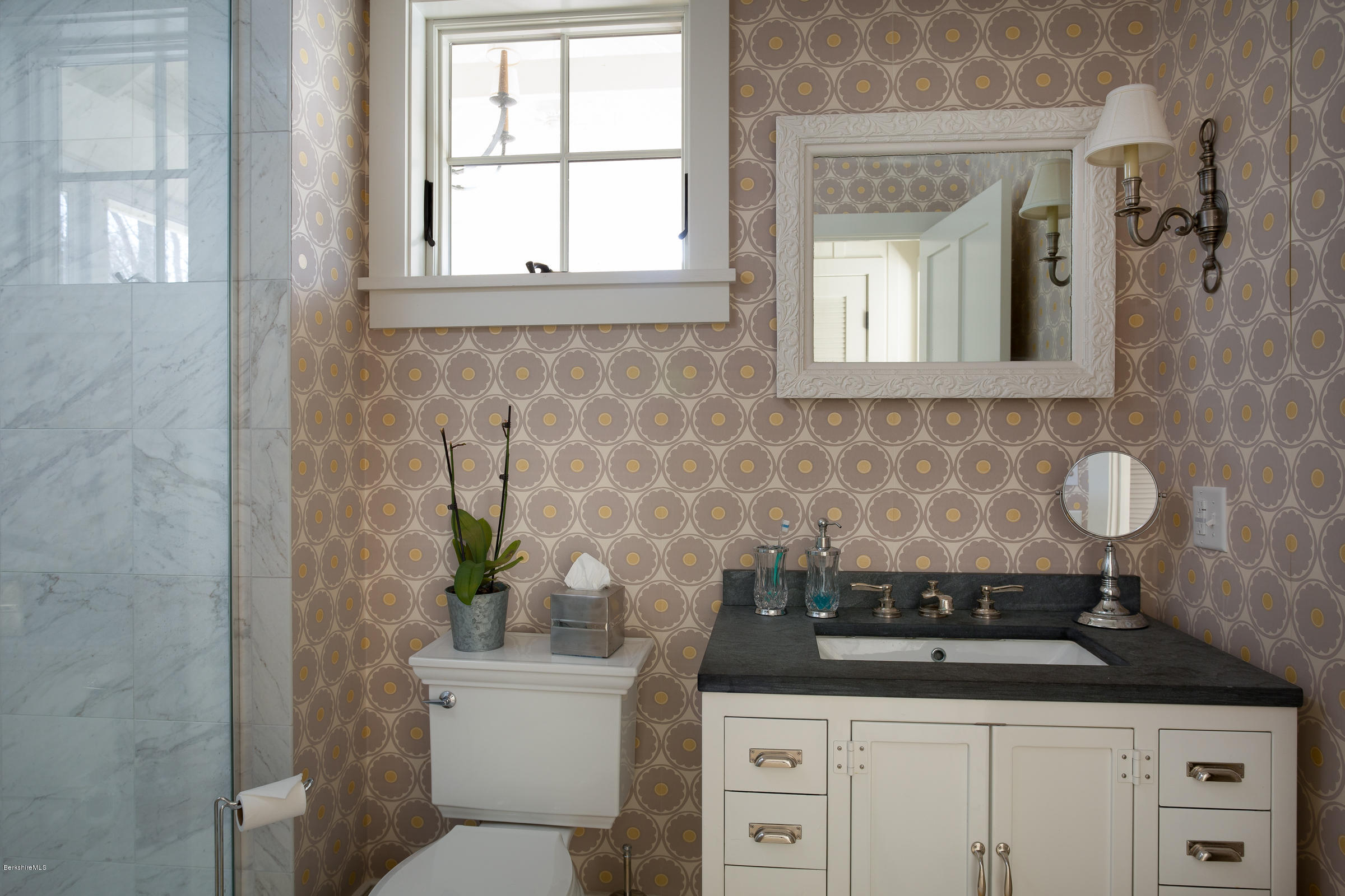 522 Main Road Monterey, MA 01245 - Photo 19 of 33 First Floor Master suite