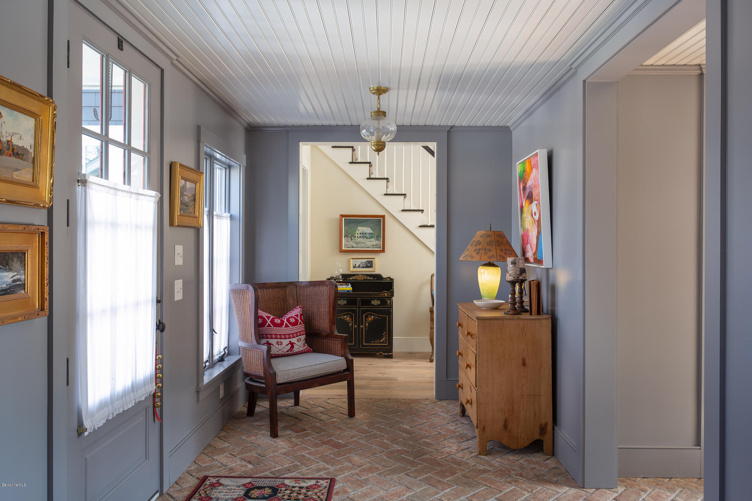 522 Main Road Monterey, MA 01245 - Photo 5 of 33 Entry way