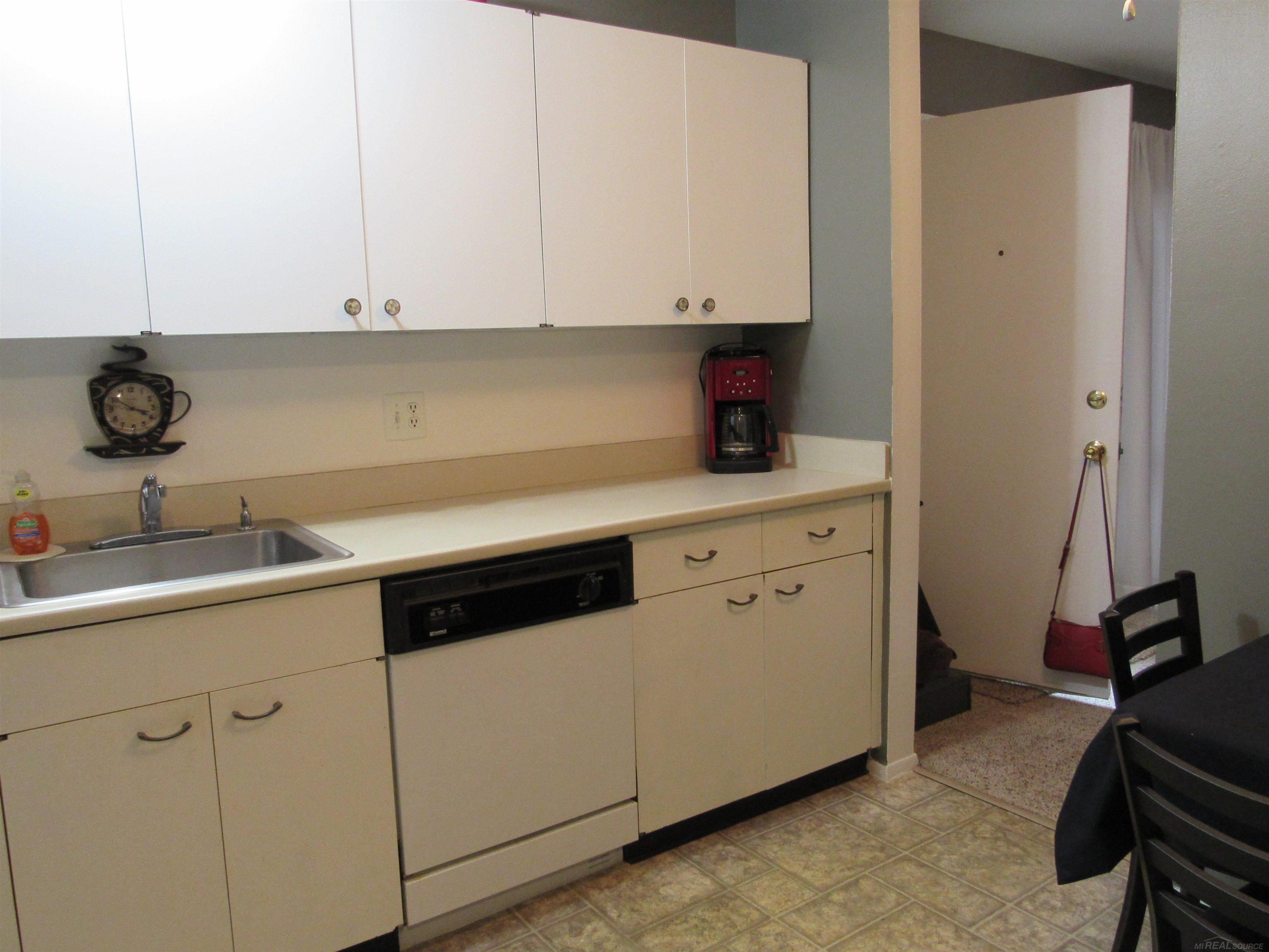 28422 West 8 Mile Road, Unit A9 Farmington Hills, MI 48336 - Photo 7 of 16