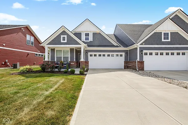 $362,900 | 825 Stone Trace Court, Avon, IN 46123