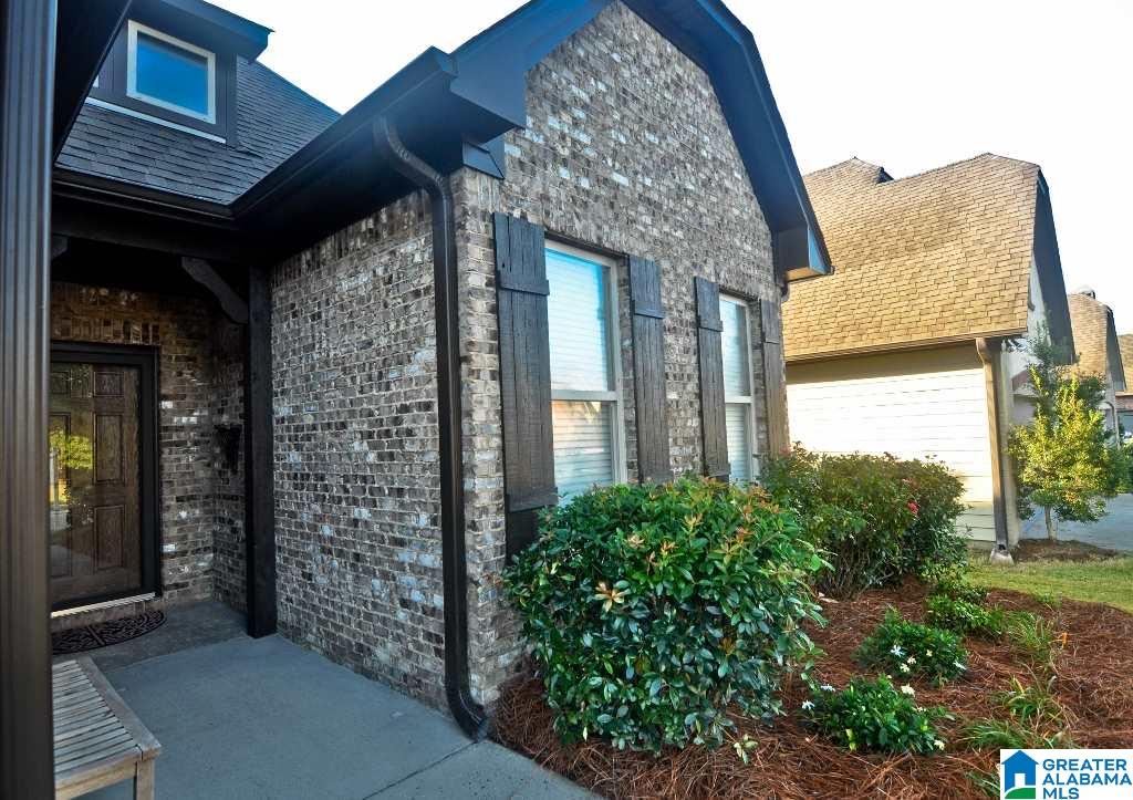 1052 Riviera Drive Calera, AL 35040 - Photo 2 of 33