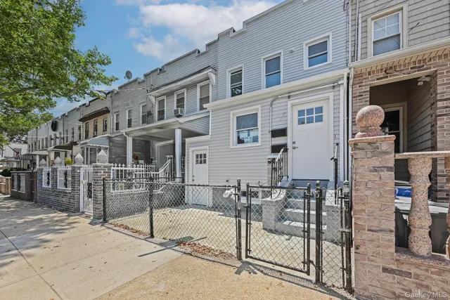 $989,000 | 95-22 75th Street | Ozone Park