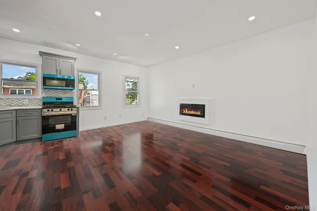 $989,000 | 95-22 75th Street | Ozone Park