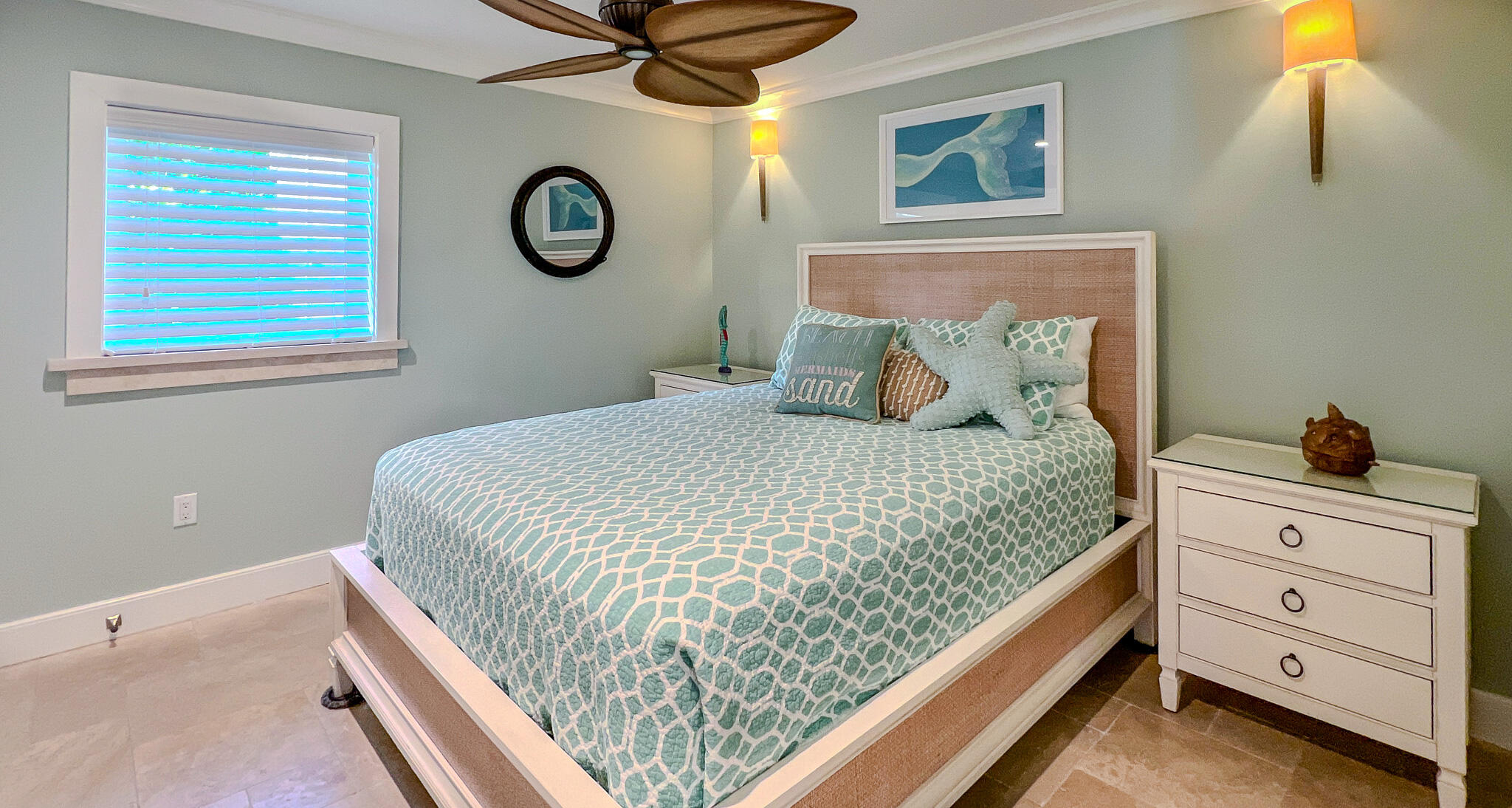 124 Bahama Road Key Largo, FL 33037 - Photo 14 of 38 Downstairs Guest Bed 1