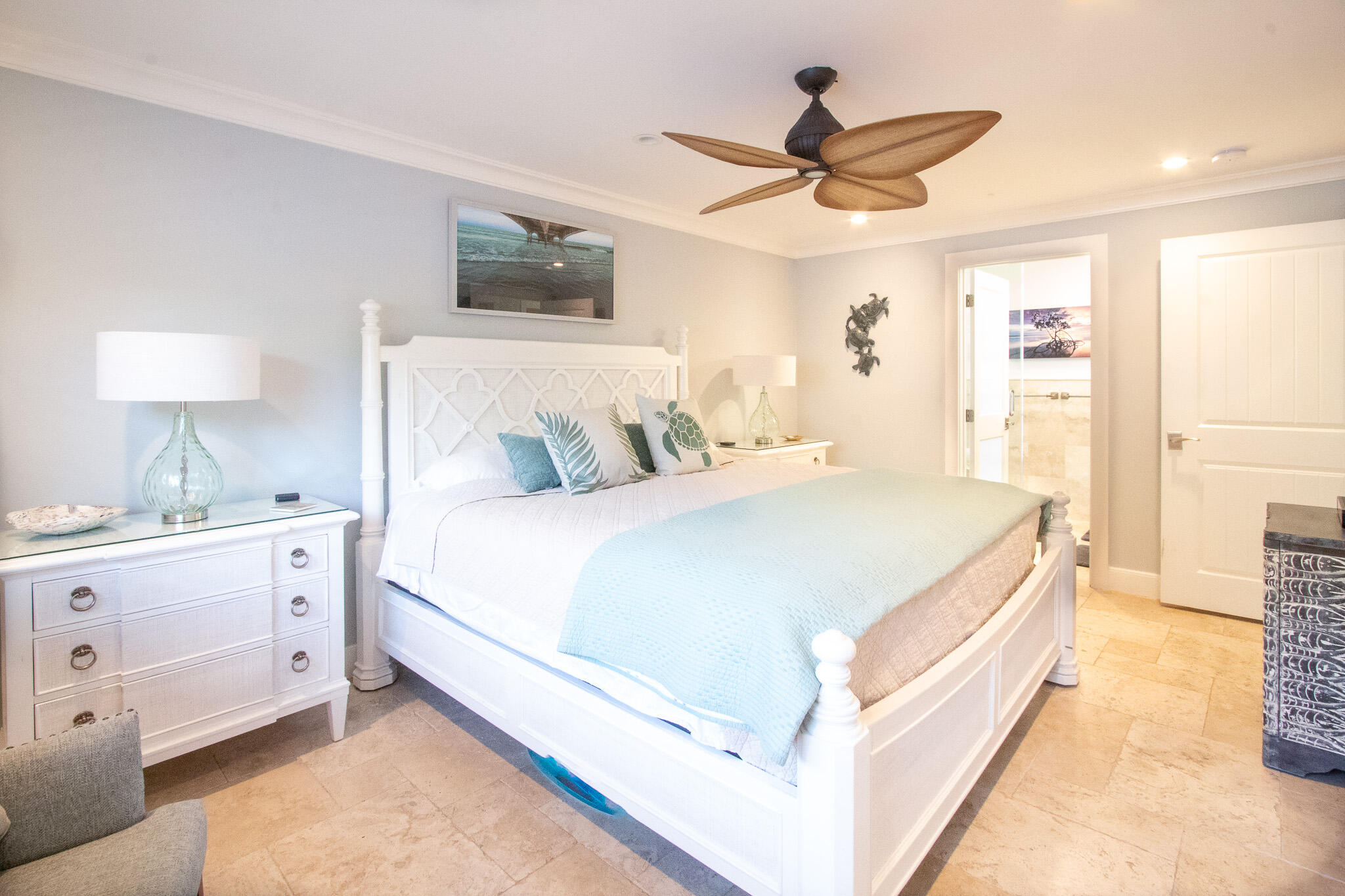 124 Bahama Road Key Largo, FL 33037 - Photo 15 of 38 Ensuite Bedroom