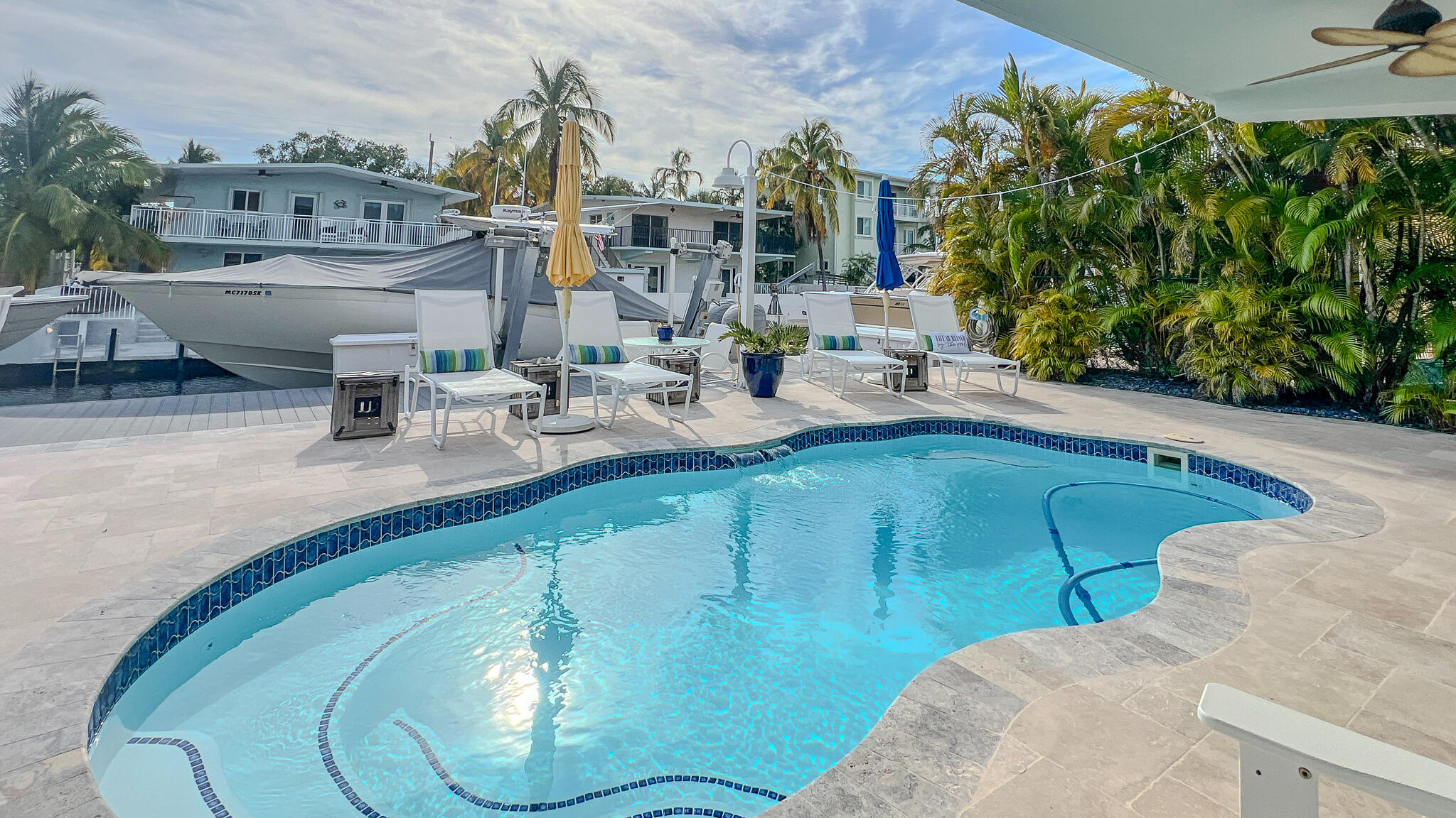 124 Bahama Road Key Largo, FL 33037 - Photo 20 of 38 Great Backyard Area