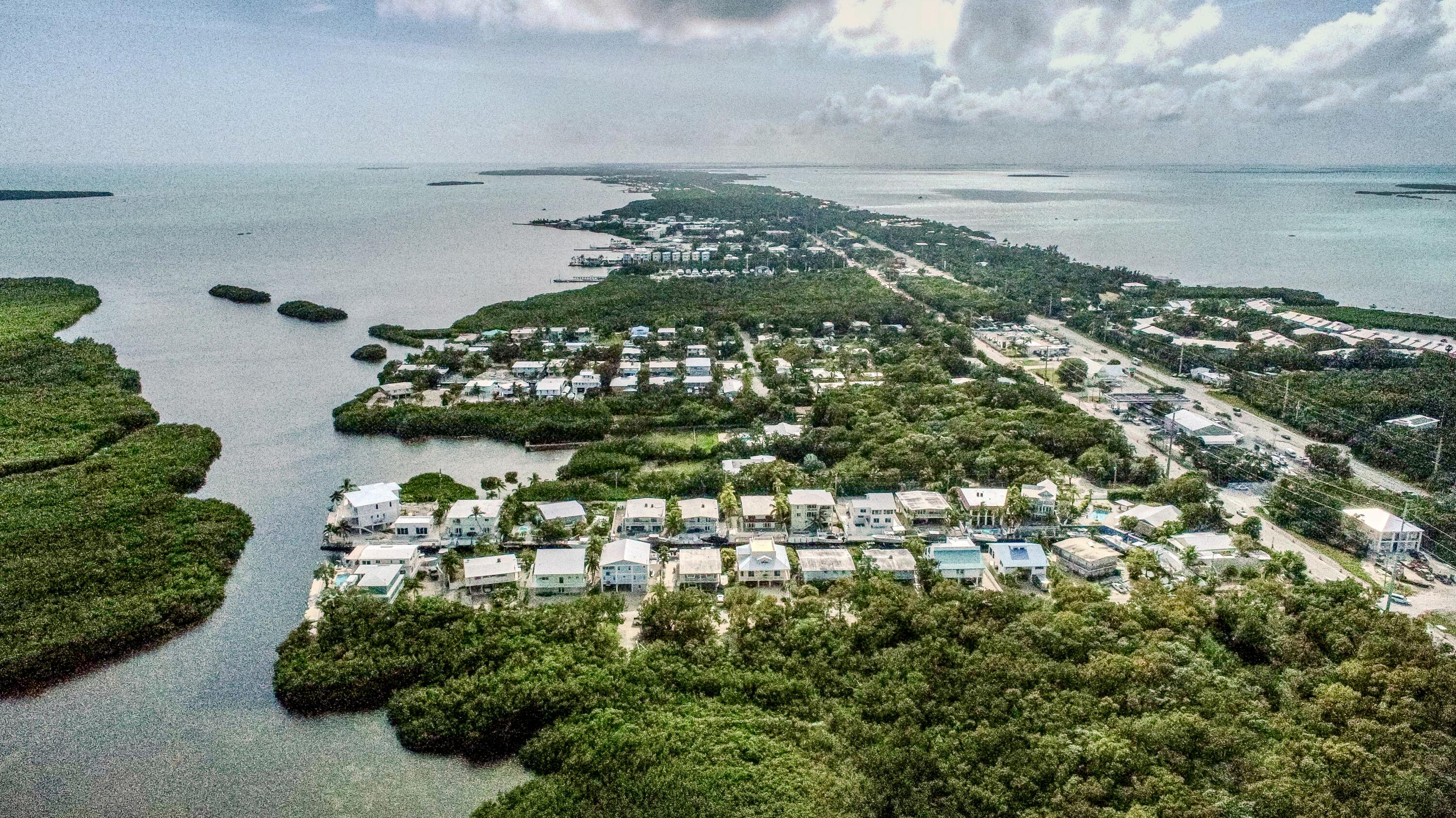 124 Bahama Road Key Largo, FL 33037 - Photo 2 of 38 Protected Canal