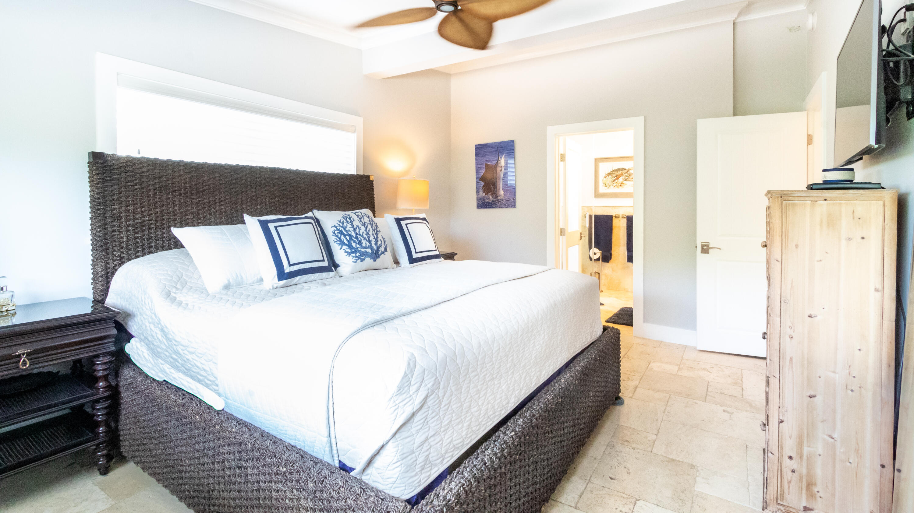124 Bahama Road Key Largo, FL 33037 - Photo 29 of 38 Primary En Suite Bedroom