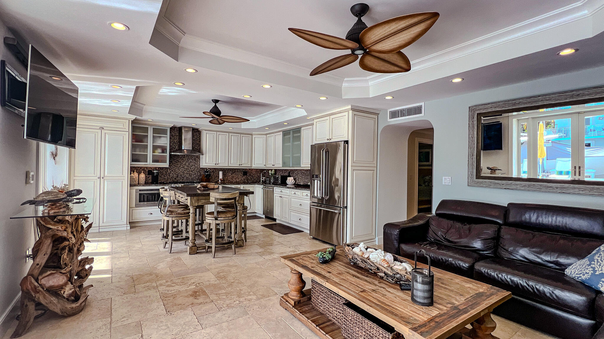 124 Bahama Road Key Largo, FL 33037 - Photo 10 of 38 Downstairs Living Area