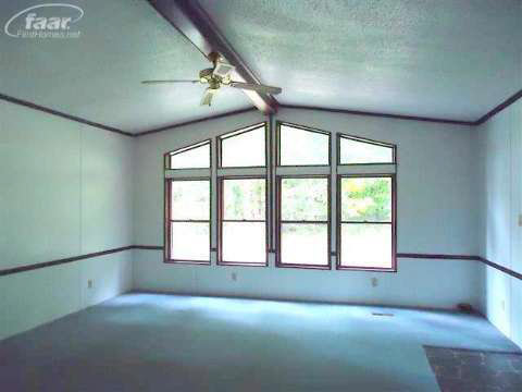 2833 South Elba Road Lapeer, MI 48446 - Photo 10 of 32 20375112-9.JPG