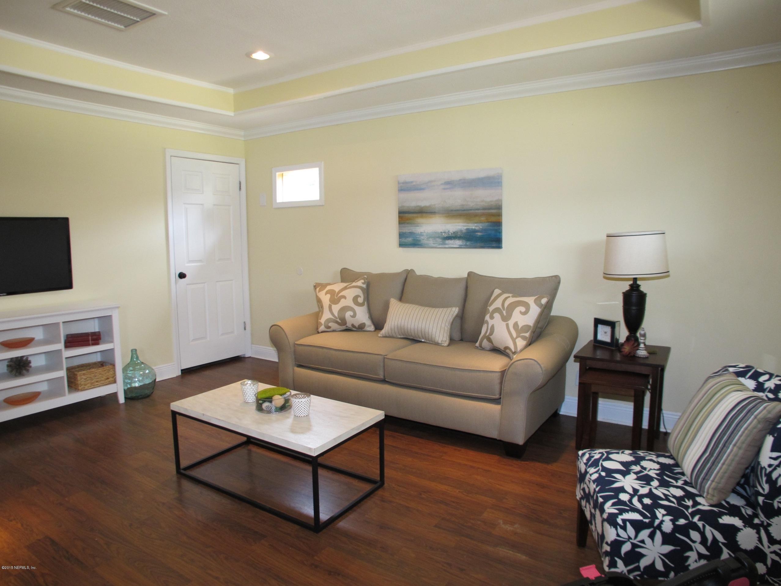 1230 Glynlea Road Jacksonville, FL 32216 - Photo 13 of 25 Family Room