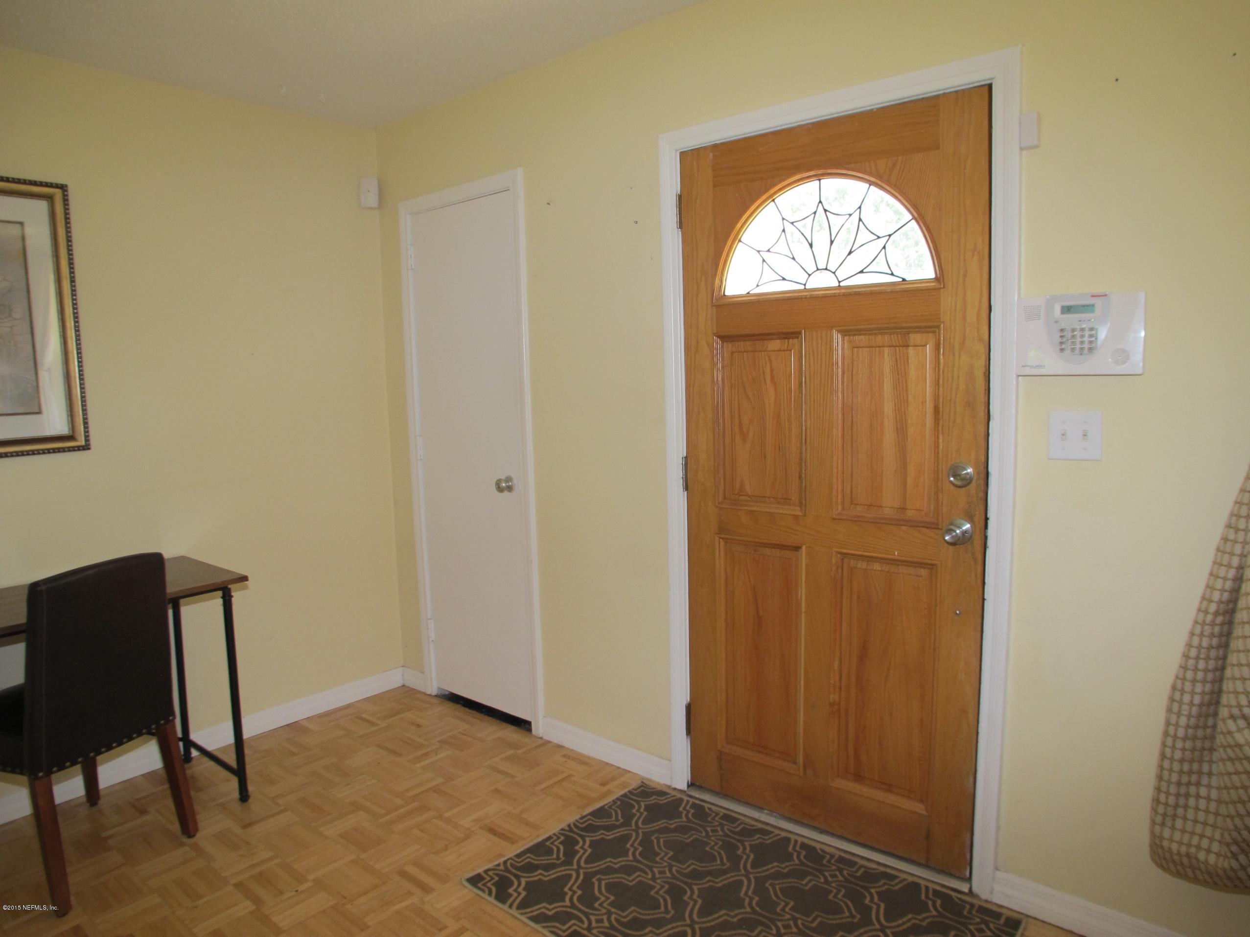 1230 Glynlea Road Jacksonville, FL 32216 - Photo 4 of 25 Foyer Area