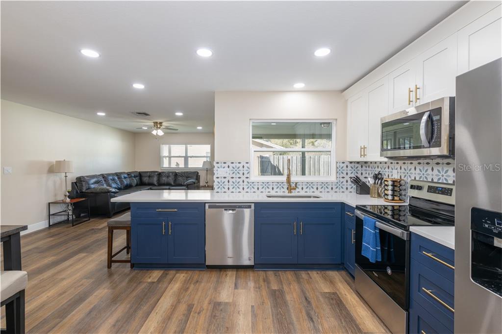 4711 Ridge Point Drive Tampa, FL 33624 - Photo 7 of 29