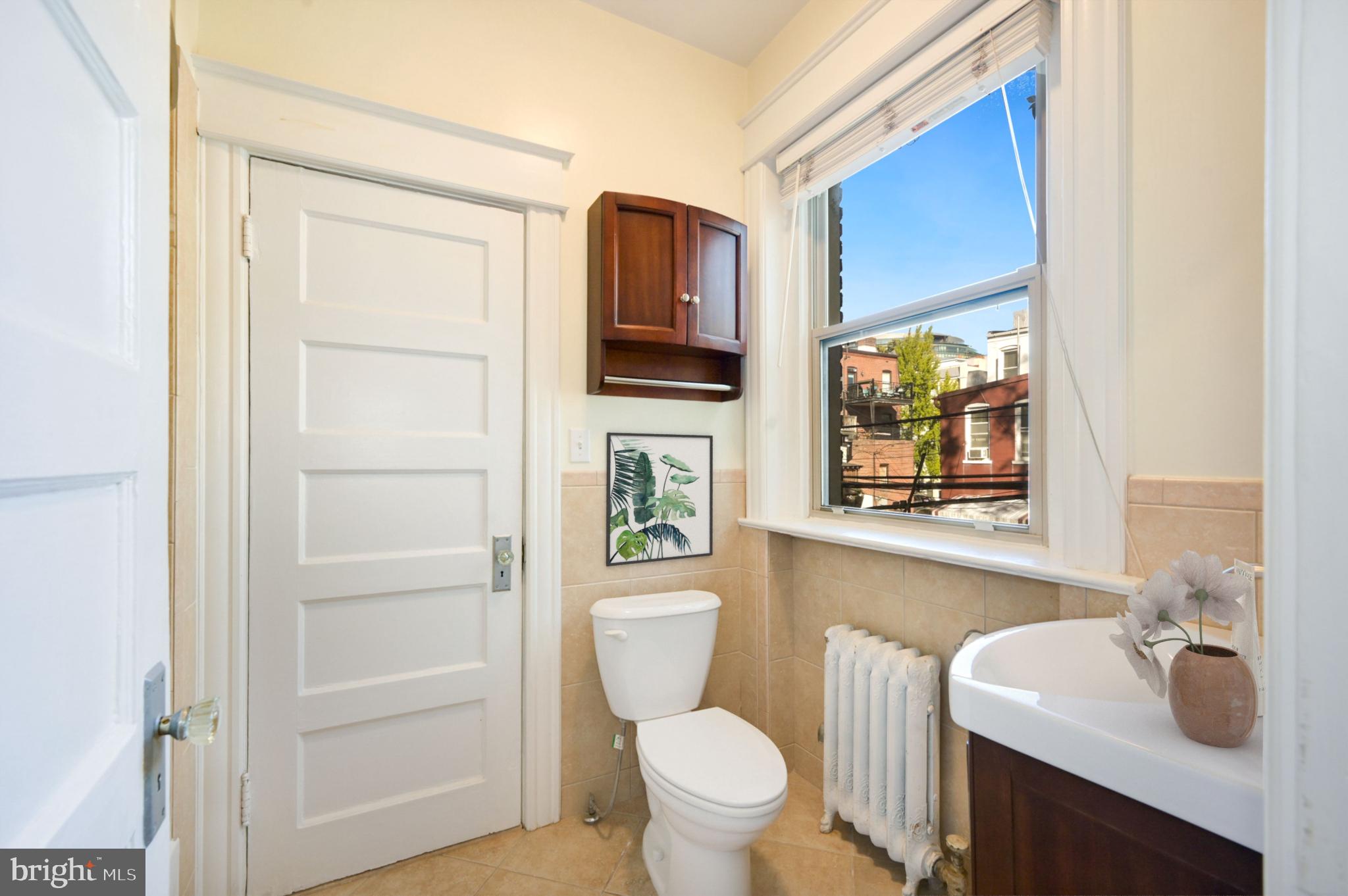 1833 S Street Northwest, Unit 25 Washington, DC 20009 - Photo 13 of 20 Spacious bath