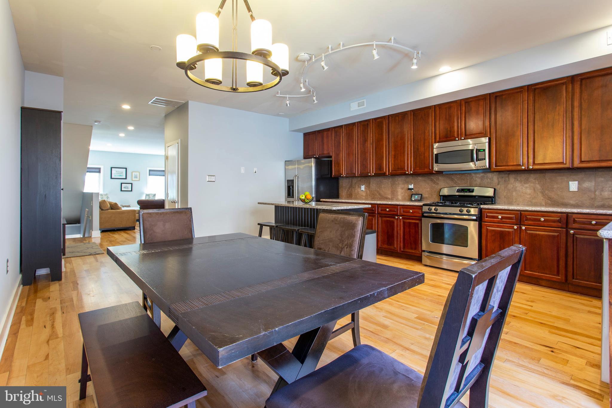 946 New Market Street Philadelphia, PA 19123 - Photo 11 of 17