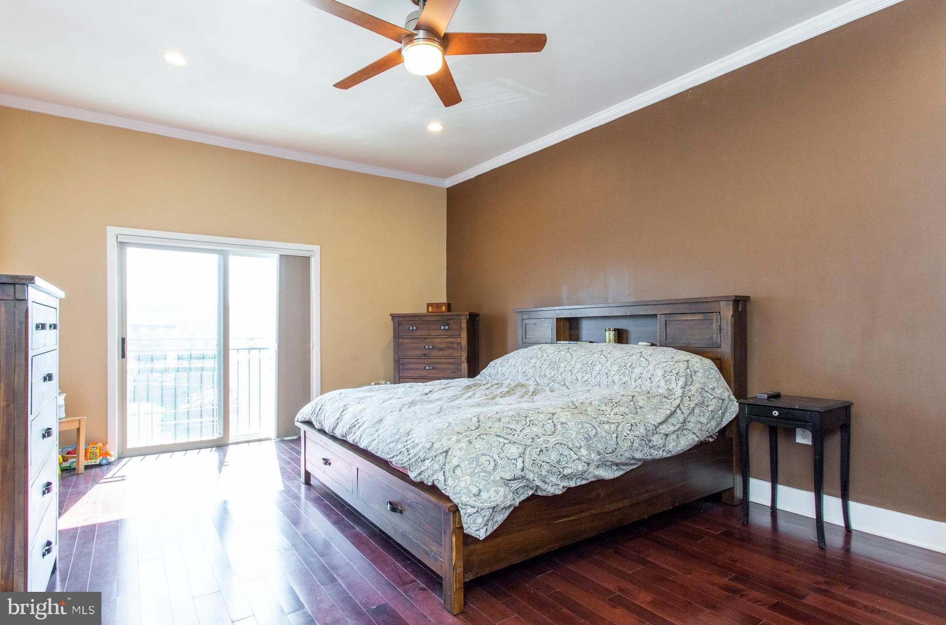 946 New Market Street Philadelphia, PA 19123 - Photo 15 of 17