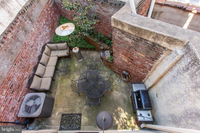 $542,000 | 946 New Market Street, Philadelphia, PA 19123