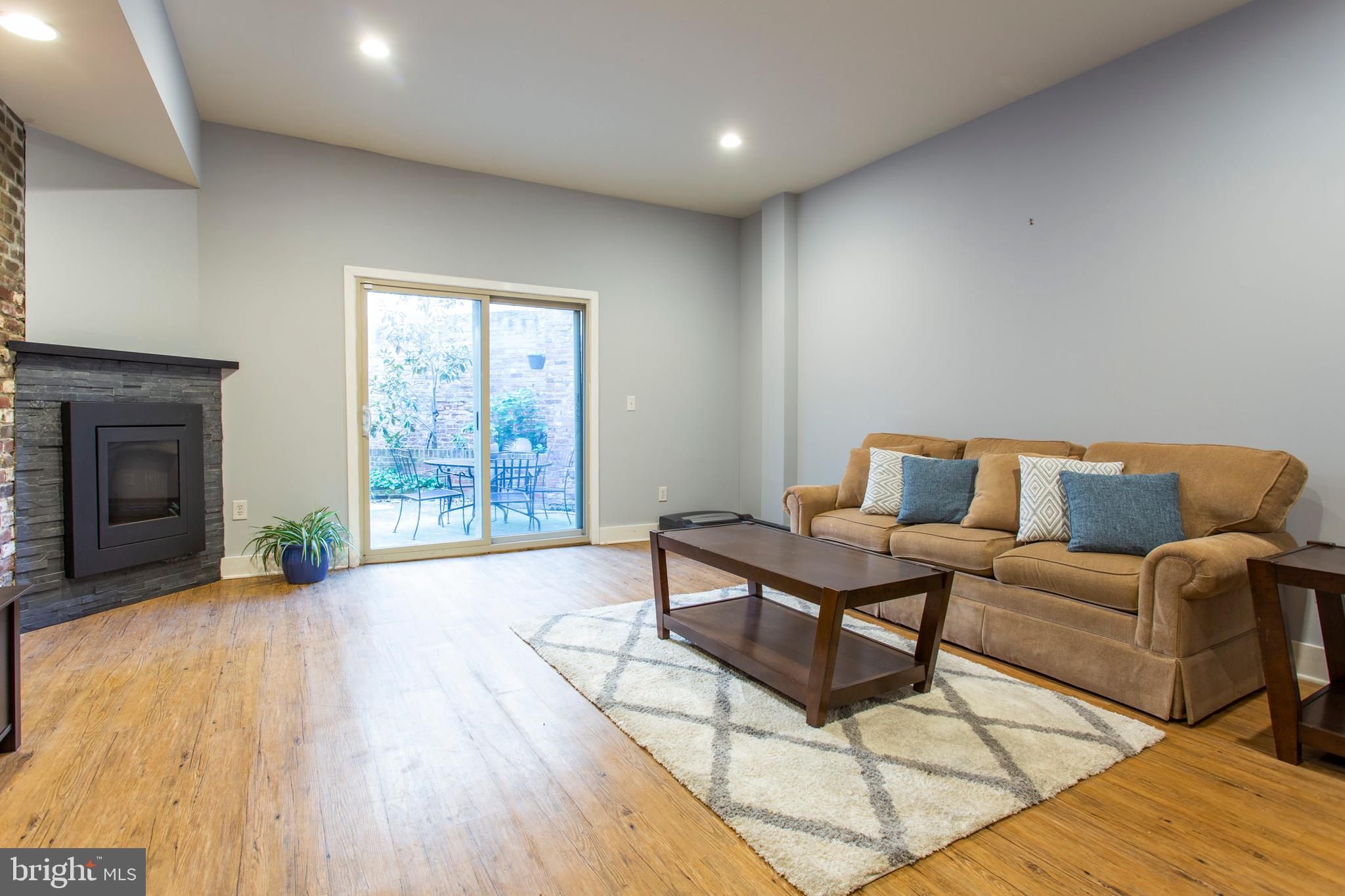 946 New Market Street Philadelphia, PA 19123 - Photo 5 of 17