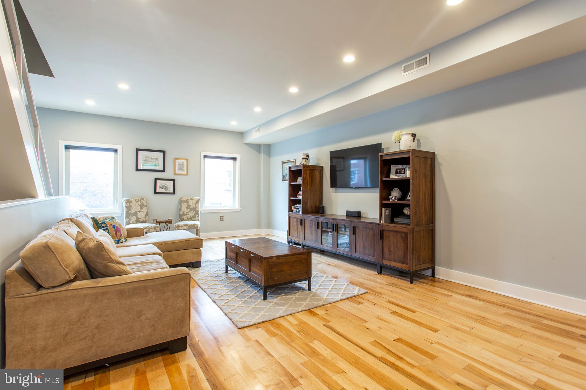 946 New Market Street Philadelphia, PA 19123 - Photo 6 of 17