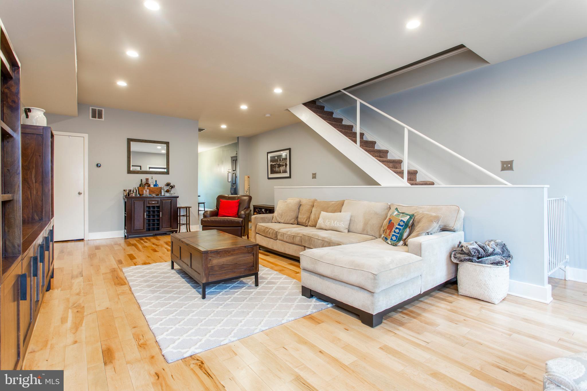 946 New Market Street Philadelphia, PA 19123 - Photo 7 of 17