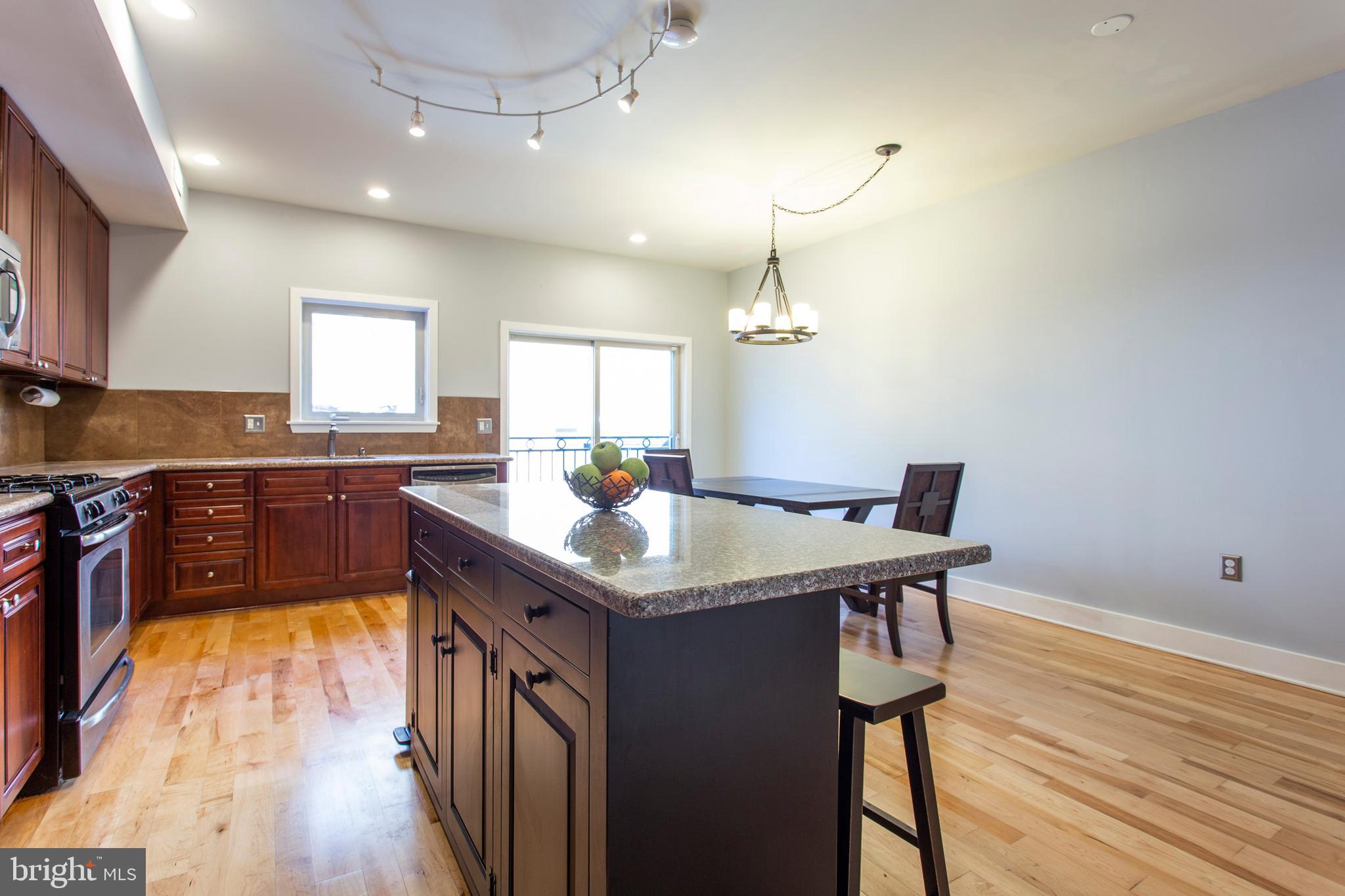 946 New Market Street Philadelphia, PA 19123 - Photo 9 of 17