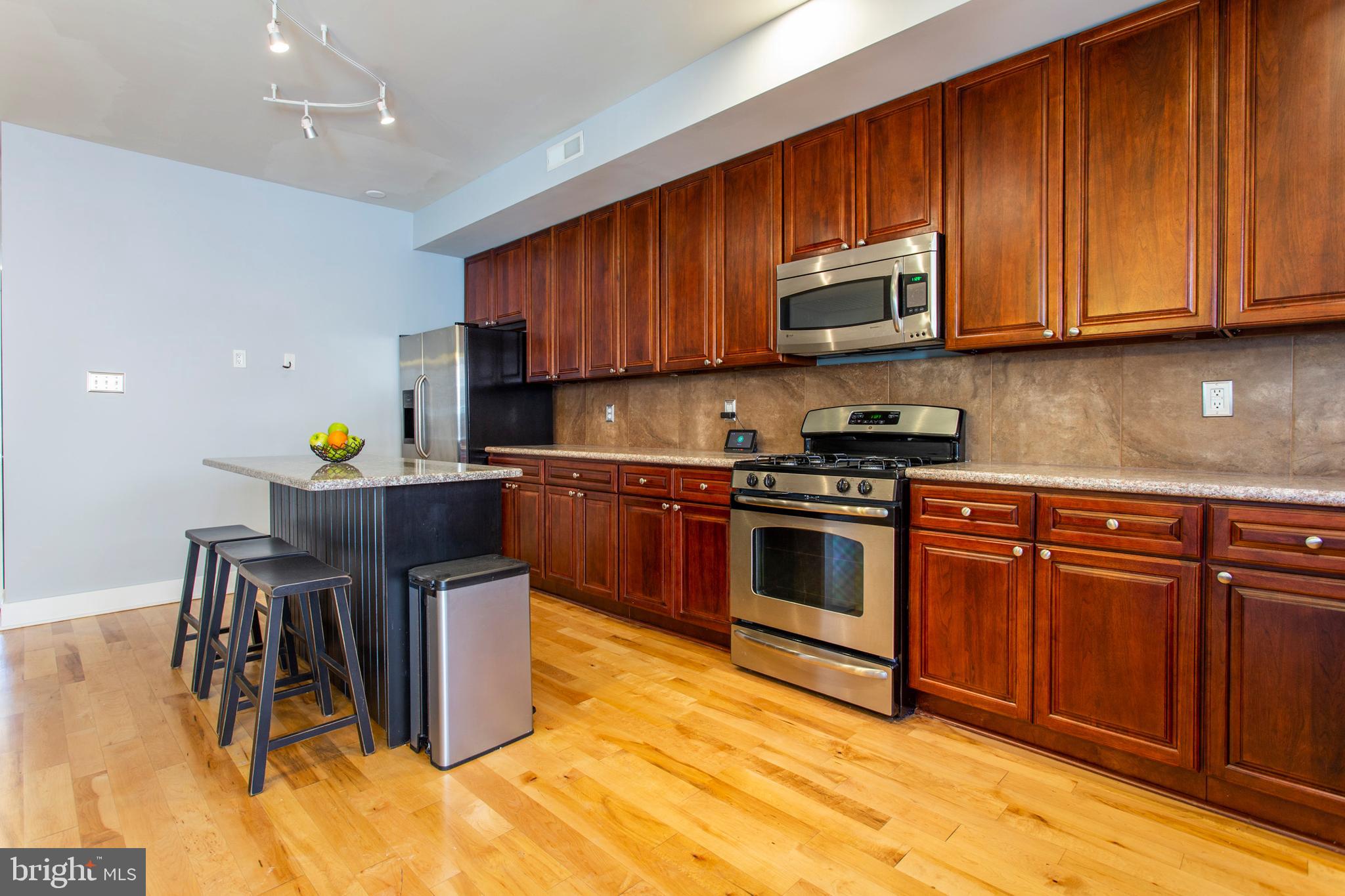 946 New Market Street Philadelphia, PA 19123 - Photo 10 of 17