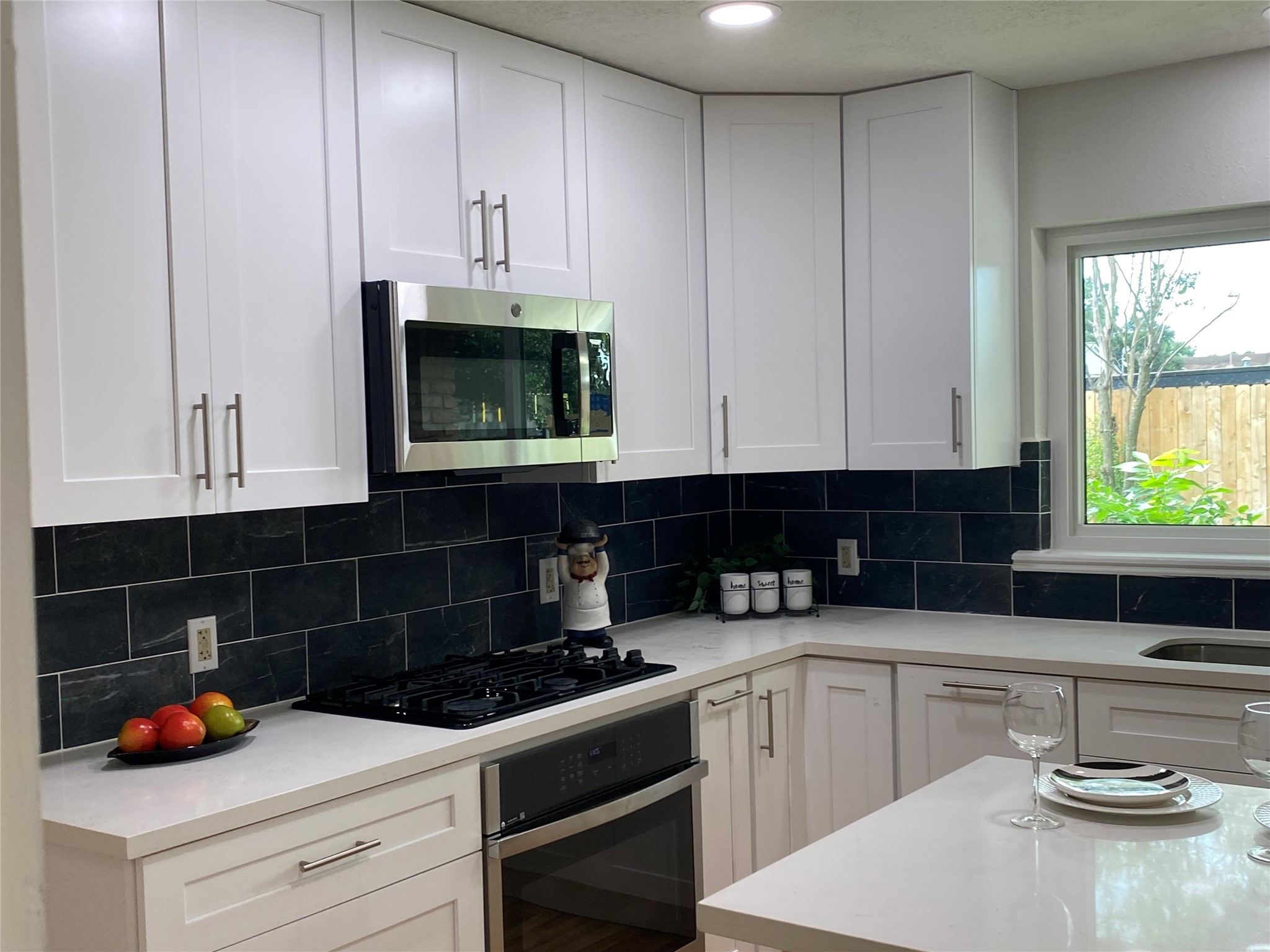 4929 Libbey Drive Houston, TX 77092 - Photo 12 of 26