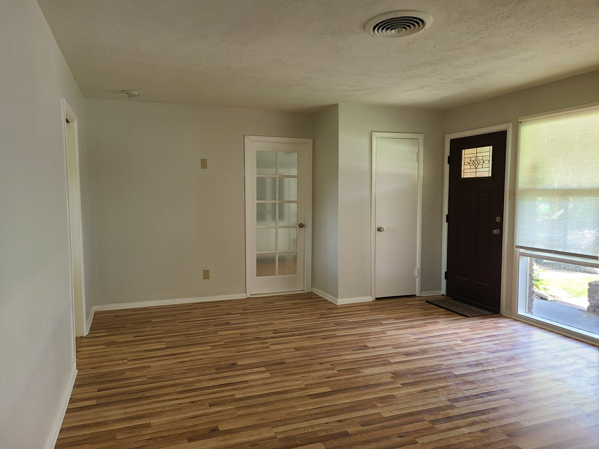 4929 Libbey Drive Houston, TX 77092 - Photo 10 of 26 Living room looking toward the study/ possible 4 bedroom