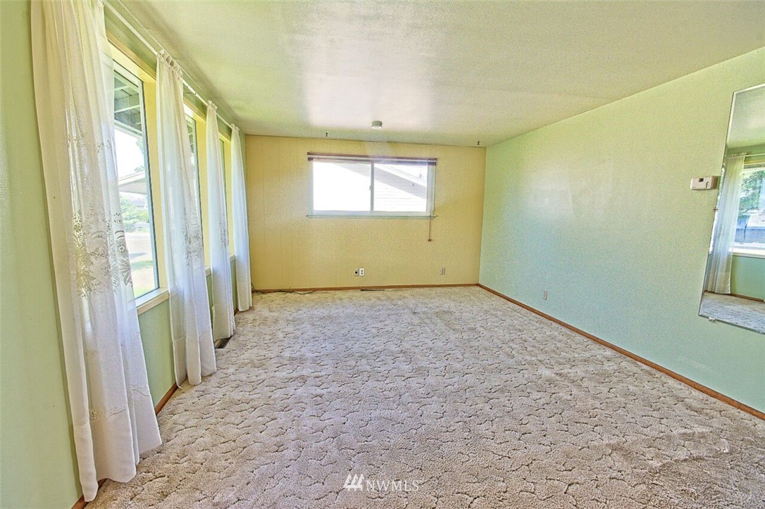 317 North Dale Road Moses Lake, WA 98837 - Photo 11 of 18 Gallery Image 11