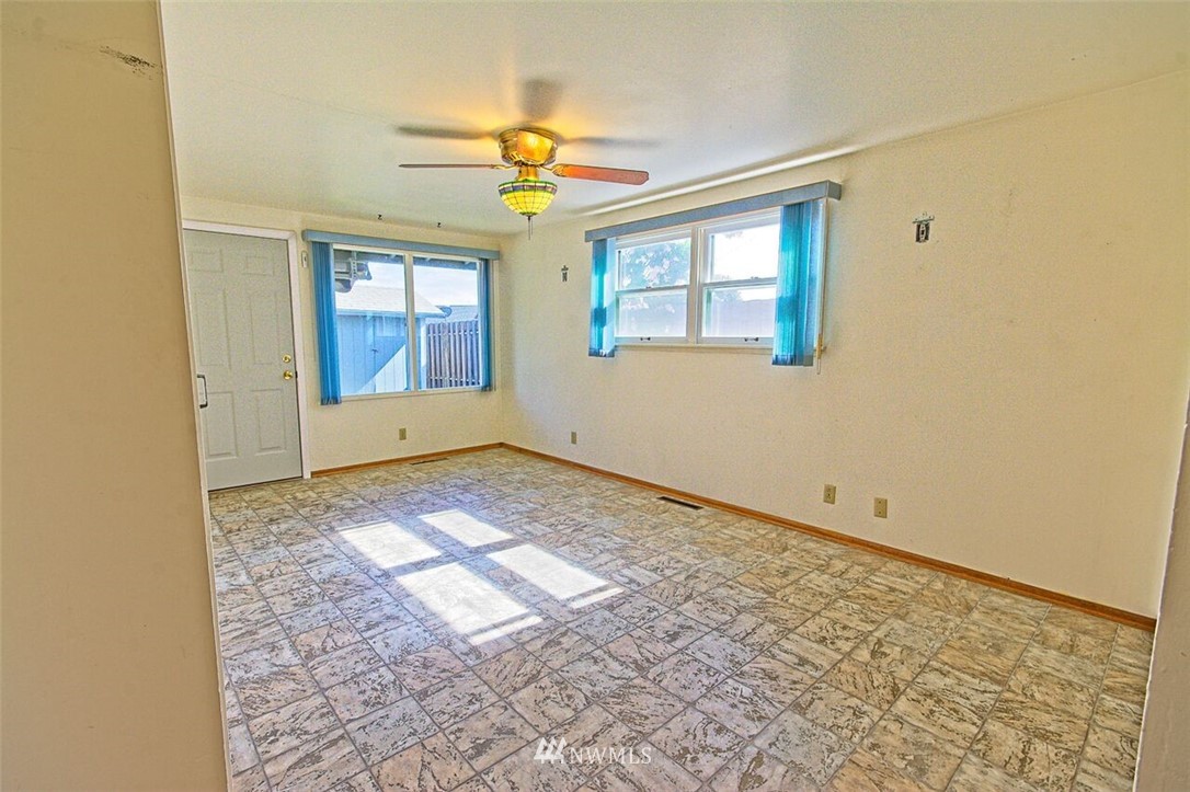 317 North Dale Road Moses Lake, WA 98837 - Photo 13 of 18 Gallery Image 13