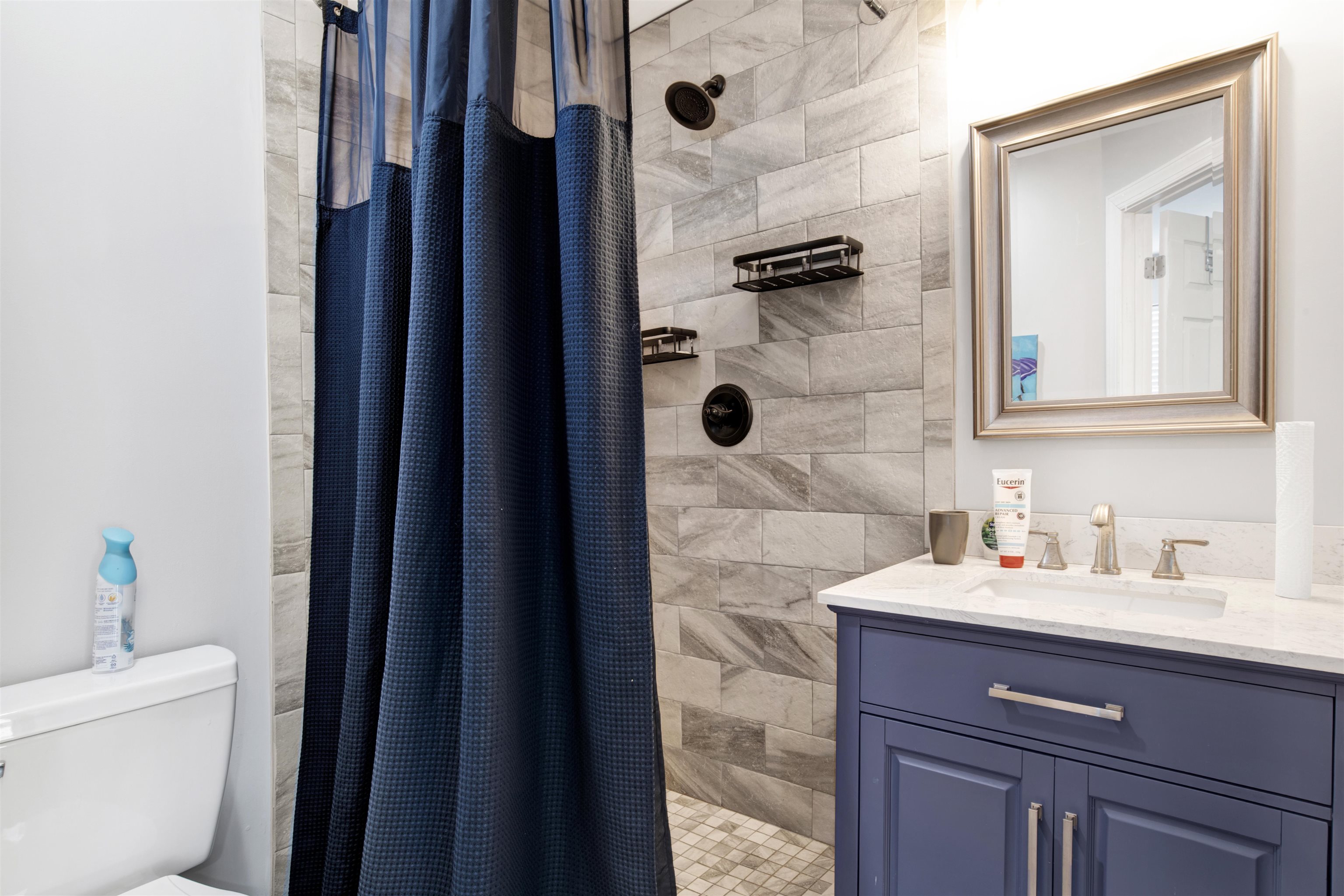 24605 Tarpon Lane Orange Beach, AL 36561 - Photo 35 of 36 Bathroom