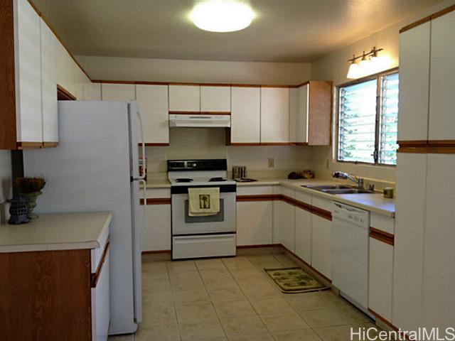 3037 Manoa Road Honolulu, HI 96822 - Photo 1 of 1 Spacious kitchen.