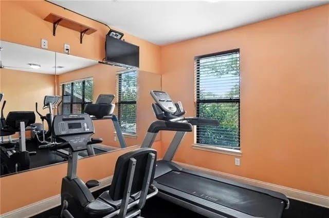 898 Oak Street Southwest, Unit 1307 Atlanta, GA 30310 - Photo 6 of 13 a view of a room with gym equipment