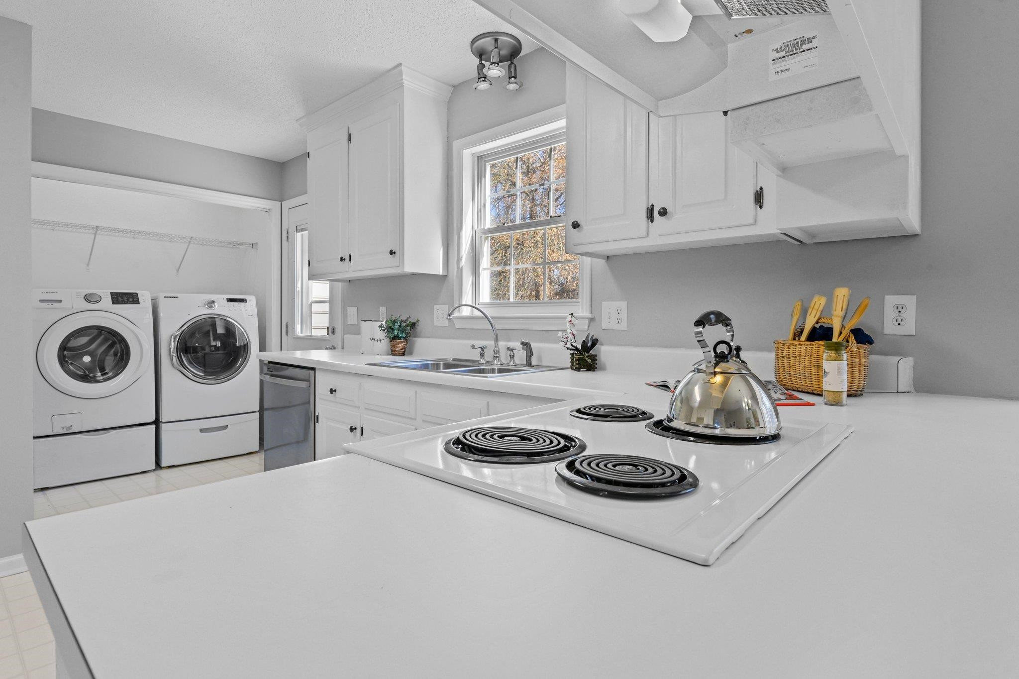 5215 Botany Bay Drive Raleigh, NC 27616 - Photo 11 of 28 Kitchen