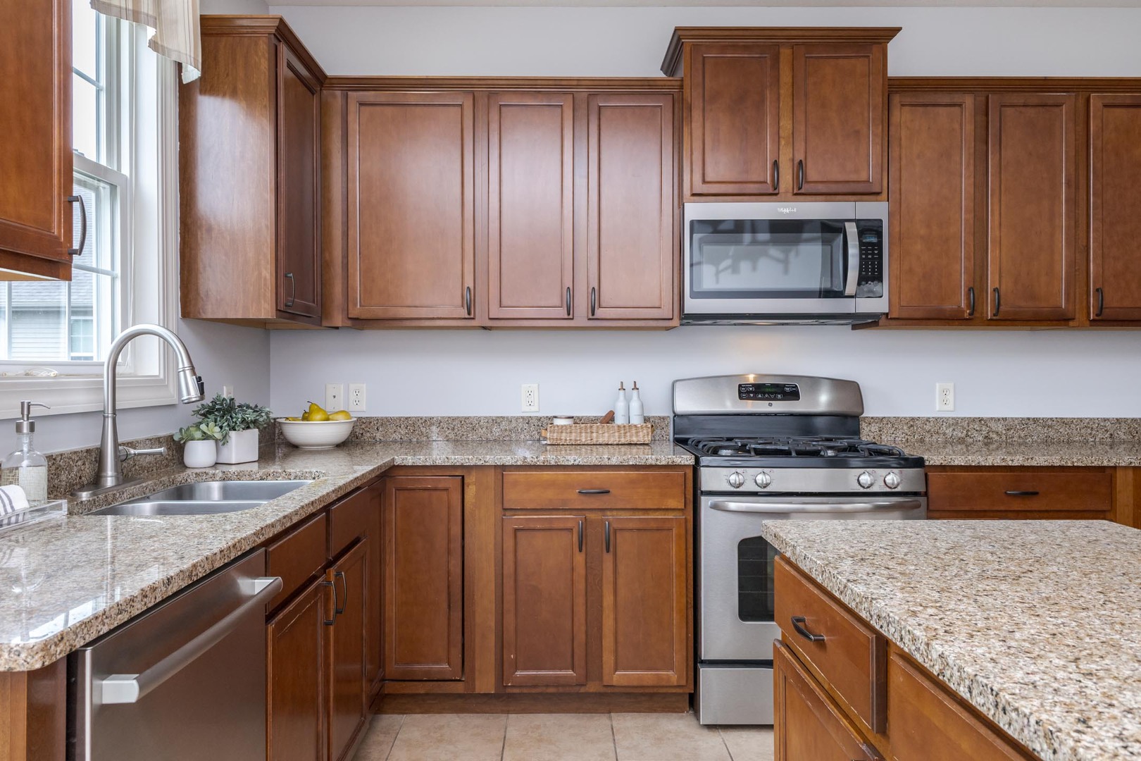 1078 Canyon Creek Road Normal, IL 61761 - Photo 7 of 47 Gallery Image 7