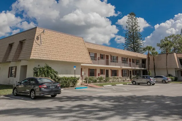 $1,850 | 4464 Oak Terrace Drive, Greenacres, FL 33463