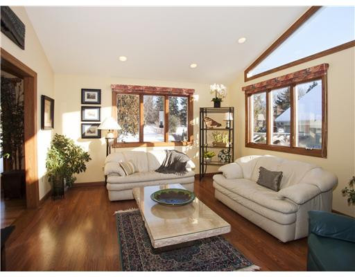 2611 Hawthorne Road Ann Arbor, MI 48104 - Photo 4 of 10 Photo 4