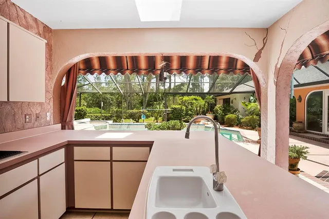 $699,999 | 6049 Patricia Place, Weeki Wachee, FL 34607