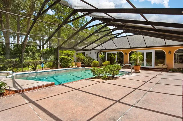 $699,999 | 6049 Patricia Place, Weeki Wachee, FL 34607