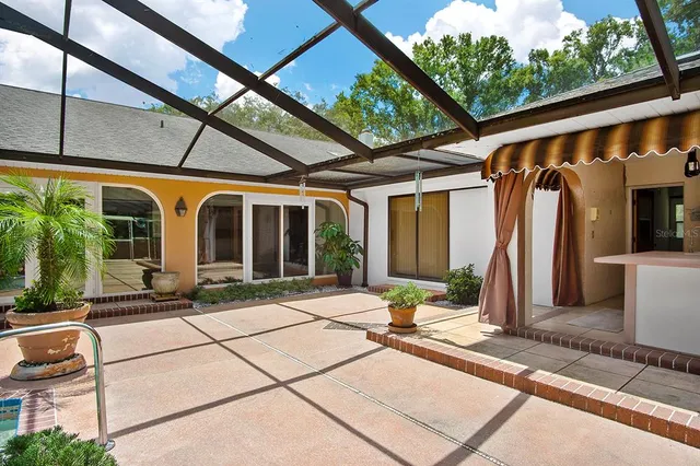 $699,999 | 6049 Patricia Place, Weeki Wachee, FL 34607