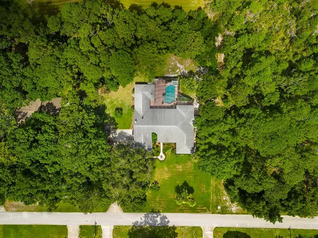 $699,999 | 6049 Patricia Place, Weeki Wachee, FL 34607