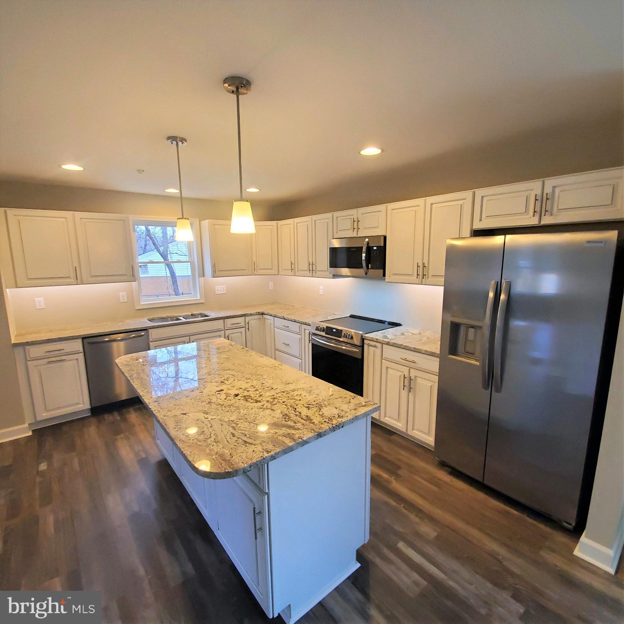 271 Magothy Bridge Road Pasadena, MD 21122 - Photo 5 of 23 Gallery Image 5