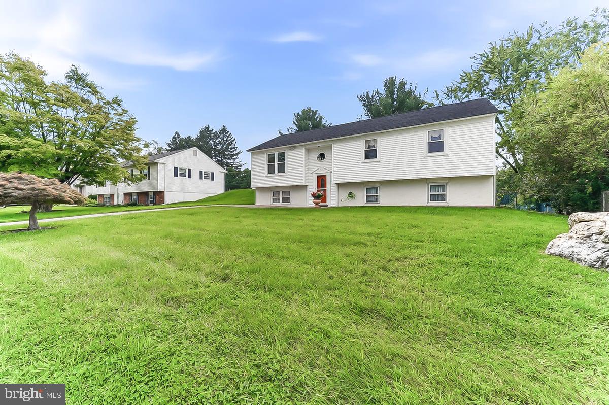 402 Farmhouse Road Downingtown, PA 19335 - Photo 3 of 39 Gallery Image 3