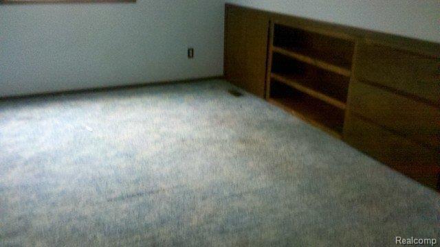1335 Kent Road Ortonville, MI 48462 - Photo 6 of 13 bed2