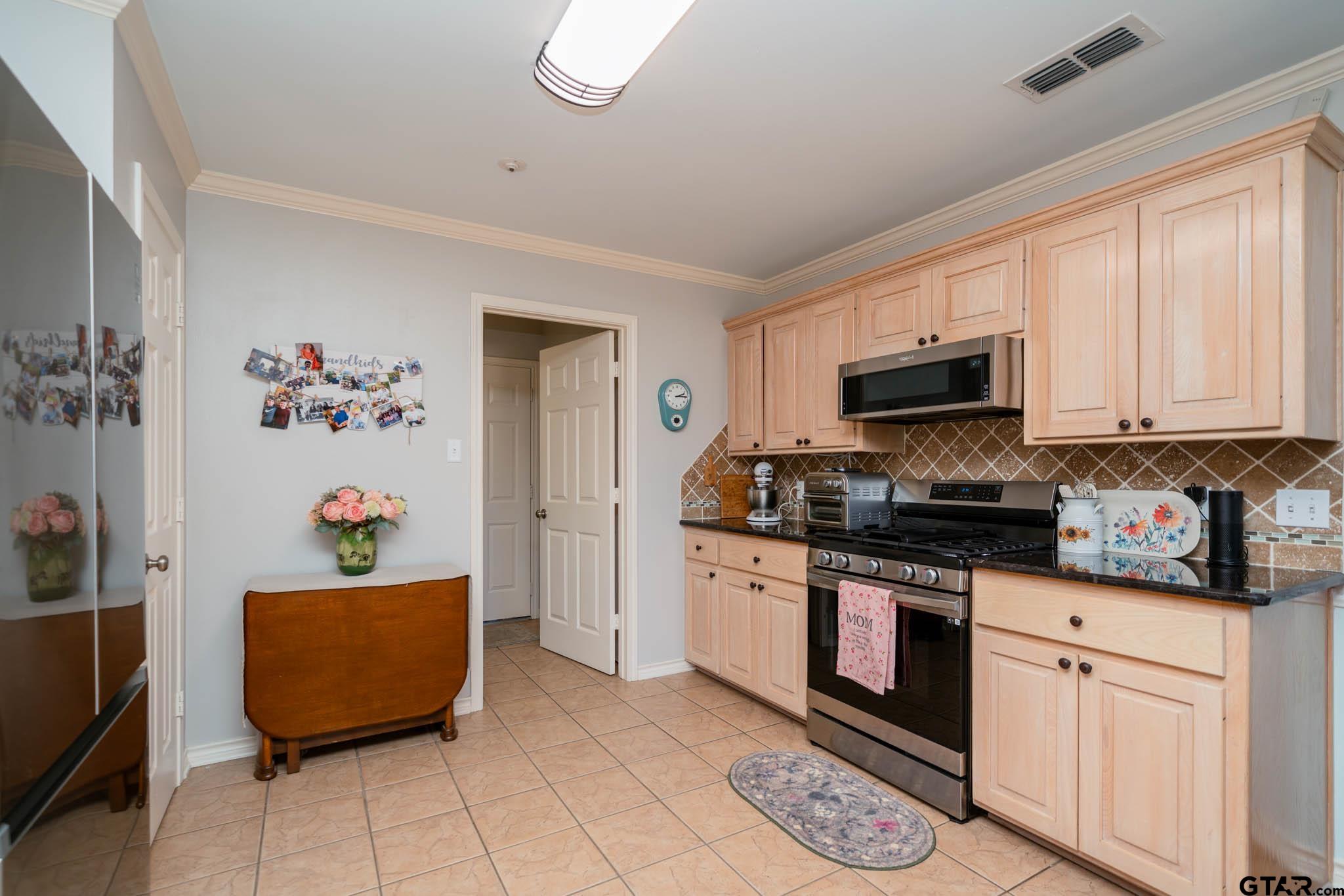 1124 Sequoia Circle Kilgore, TX 75662 - Photo 11 of 48