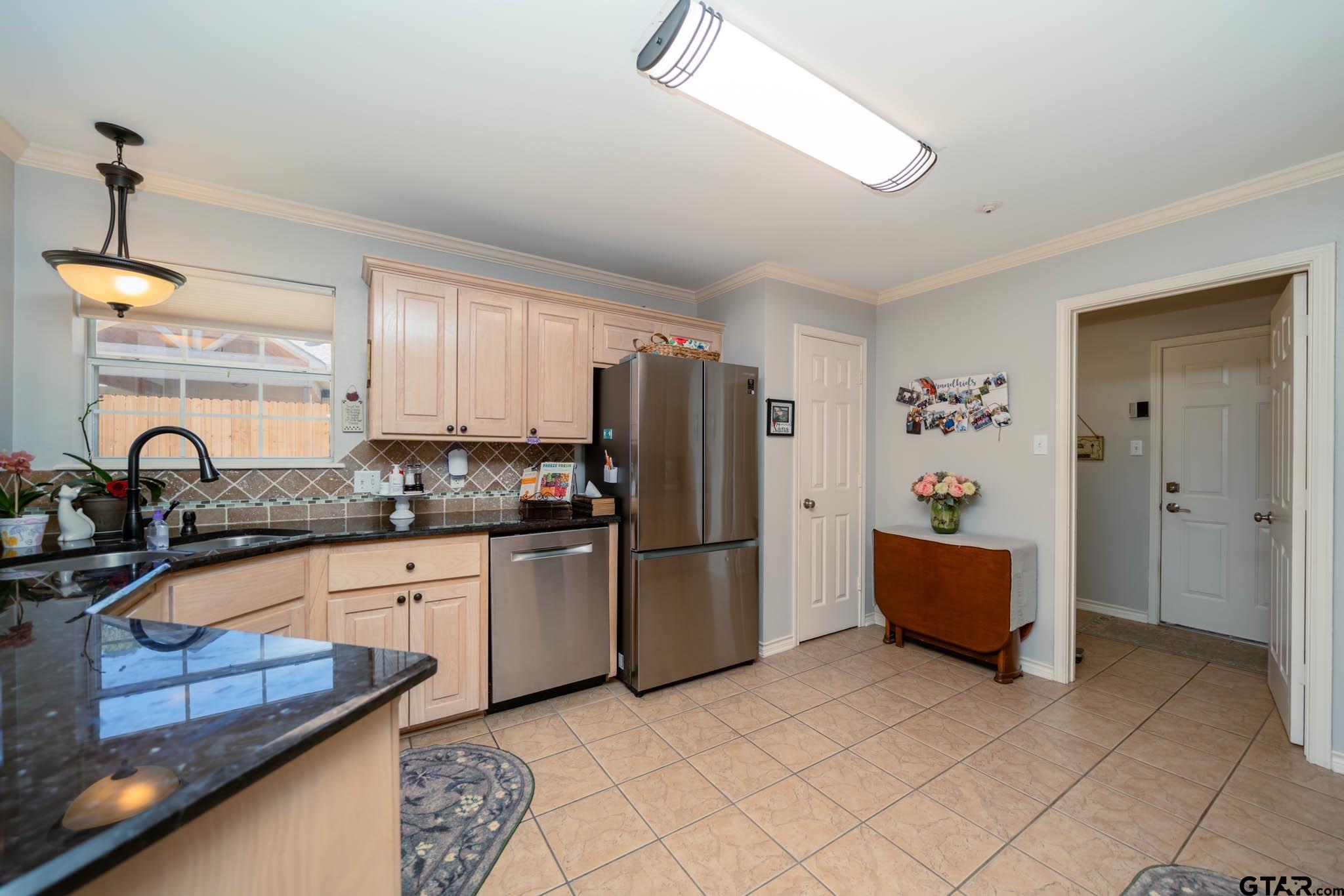 1124 Sequoia Circle Kilgore, TX 75662 - Photo 10 of 48