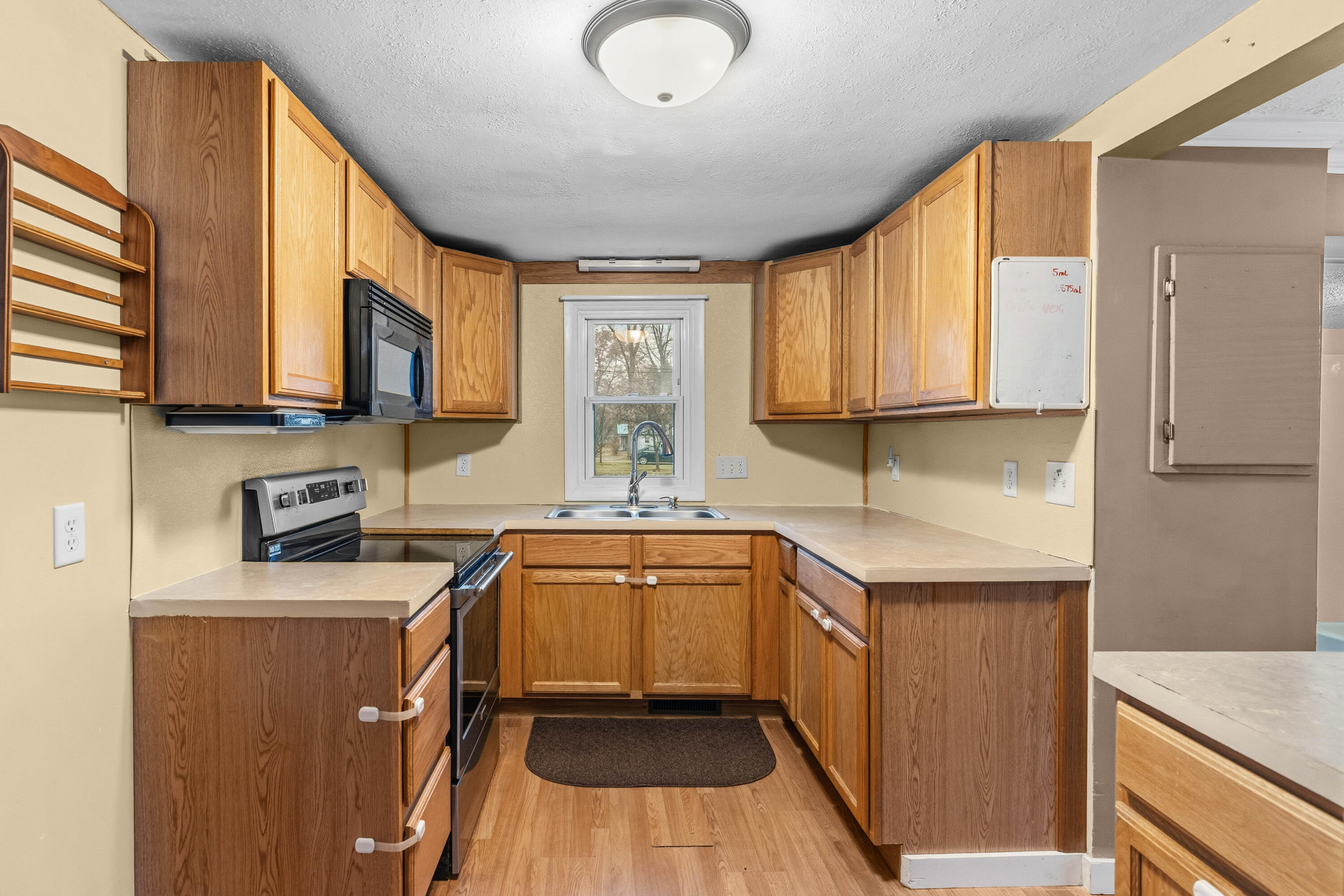 1487 South Brooks Road Muskegon, MI 49442 - Photo 3 of 22 5