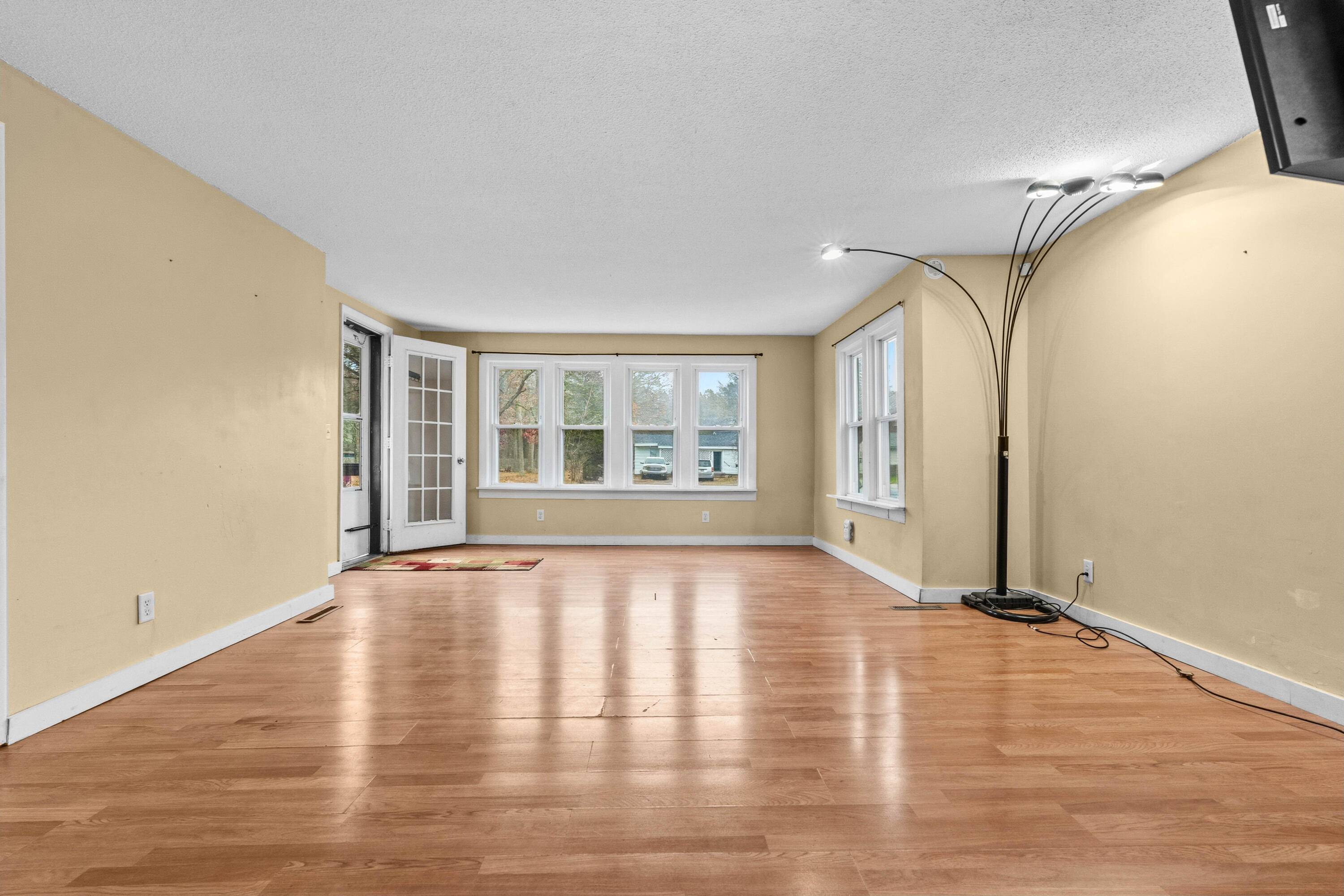 1487 South Brooks Road Muskegon, MI 49442 - Photo 7 of 22 9